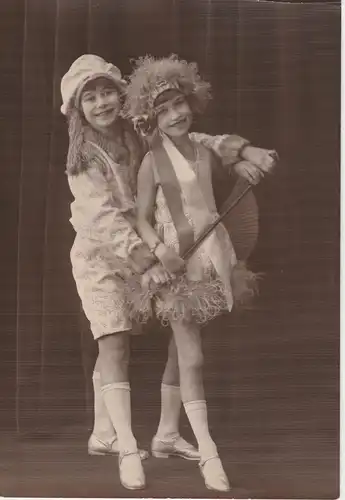 Fotografie, s/w, Hemes Studio; Newark, junge Ballett-mädchen, stehend, ca.1920