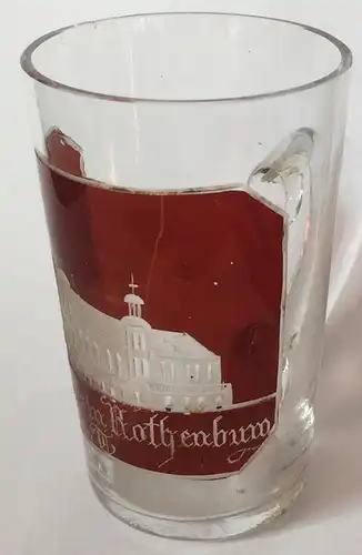 Kleines rubiniertes Glas mit Henkel, Reisesouvenir aus Rothenburg ob der Tauber