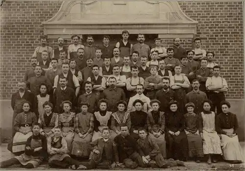 Sehr altes Gruppenphoto, wohl Belegschaft einer Firma ,undatiert