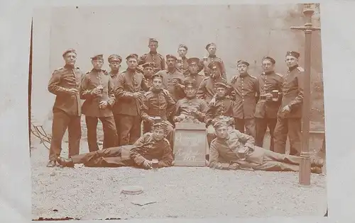 Fotografie, s/w,,Soldaten,z.Erinnerung a.d. Eisenbahn 1917