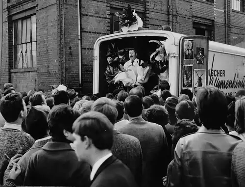 Fotografie,schwarz-weiß,1986,Blumenhändler,Altona Fischmarkt,Hamburg