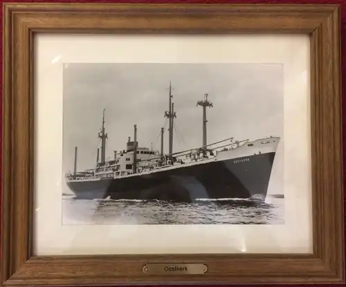 Original-Photographie des Fracht- und Passagierschiffes MS „Oostkerk“, gerahmt