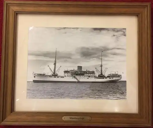 Original-Photographie d. Passagierschiffes SS „Maetsuycker“, gerahmt hinter Glas