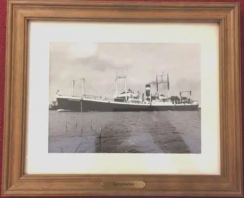 Original-Photographie des Fracht- und Passagierschiffes SS „Ganymedes“, gerahmt