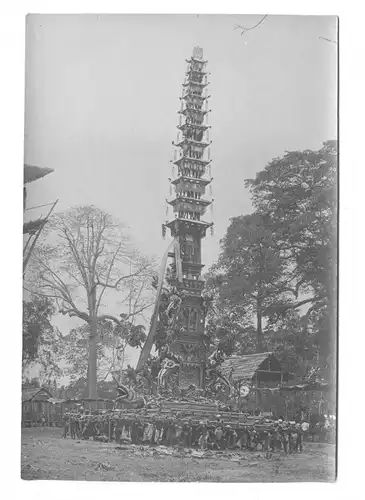 Originalfotografie, Leichenverbrennungsturm ,Bade Klego, Kabupaten Boyolali,Java