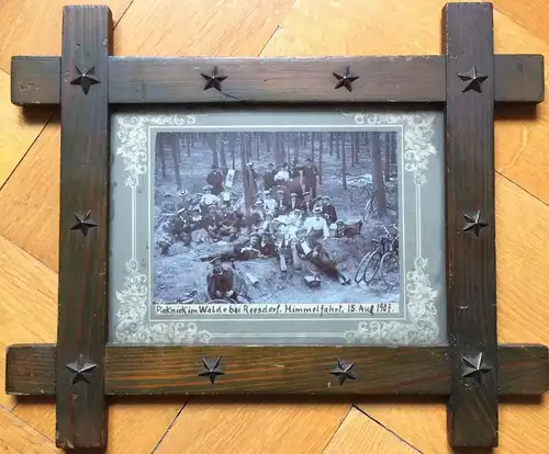 Altes Gruppenphoto 1907, Picknick im Wald bei Reesdorf, gerahmt, hinter Glas