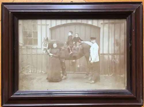 Altes Familienphoto ca. 1900, gerahmt, hinter Glas