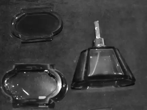Schminktisch Set,1920,mit Flakon,graues Glas,Geschliffen und Formglas