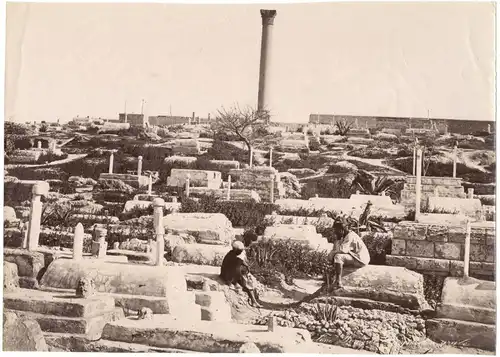 Original-Photographie Pompeys Pillar in Alexandria, ca. 1890