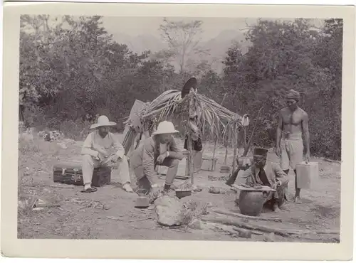 Originalphotographie Gruppe von Forschern auf Bali, ca. 1905