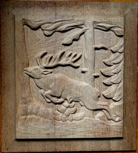 Türfüllung / Schrankfüllung Motiv „Springender Hirsch“ aus hellem Eichenholz