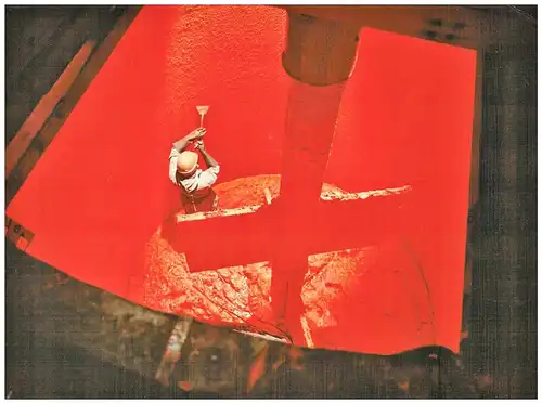 Fotografie,polychrom,BASF,Arbeiter im Farbmischtank,ca.1960