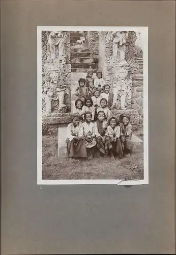 Altes Jugendstil-Photoalbum mit 24 Originalphotographien aus Bali um 1905