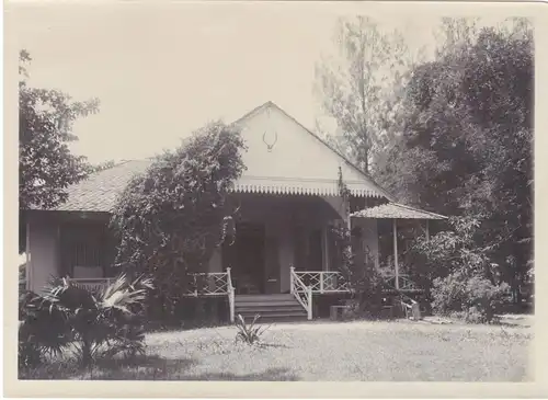 Zwei Original-Photographien Wohnhaus auf Bali, ca. 1910