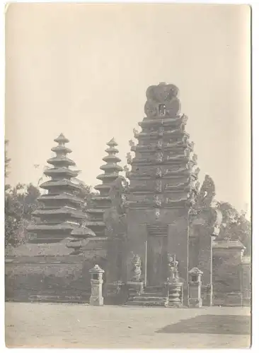 Original-Photographie Hindu-Tempel Pura Dasar Buana in Gelgel auf Bali ca. 1910