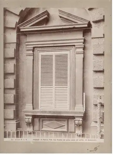 Photographie Florenz – Palazzo Pitti, das Fenster im ersten Stock zum Innenhof