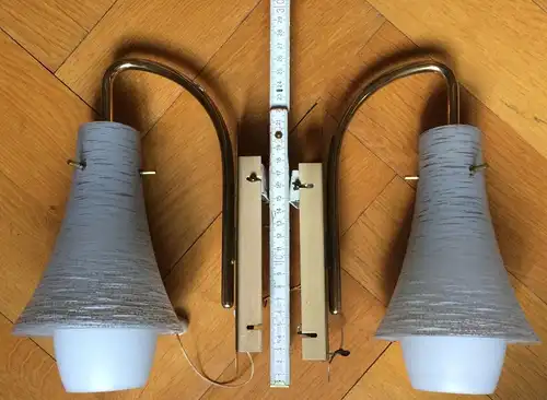 2 Wandleuchter, 1950er Jahre, sehr gut erhalten, Glas, Messing
