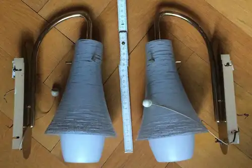 2 Wandleuchter, 1950er Jahre, sehr gut erhalten, Glas, Messing