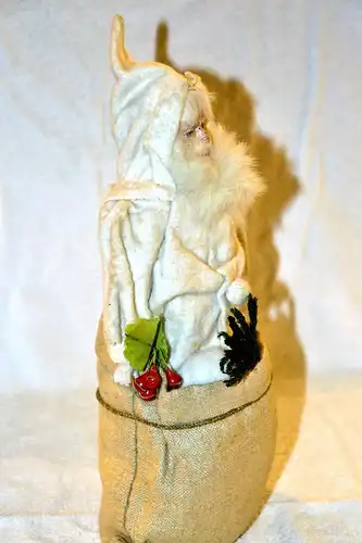 Watte-Nikolaus,wohl 1930 Jahre,Pappmascheekopf,Porzellanhände