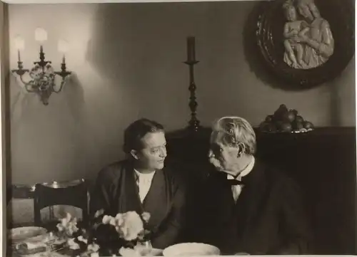 Original-Photographie Albert Schweitzer mit seiner Frau Helene