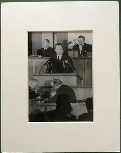 Original-Pressephoto d. dpa Deutsche Presse-Agentur Willy Brandt im Passepartout