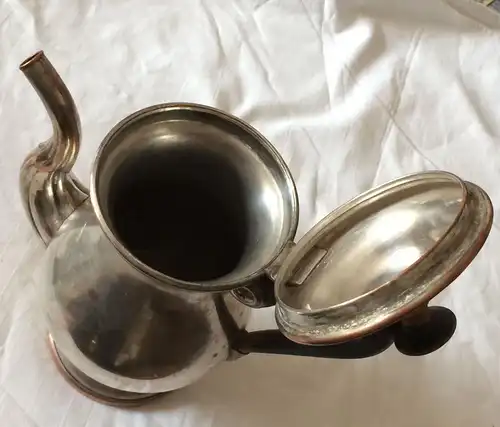 Sehr alte Kaffeekanne mit Deckel, ca 1810, leicht beschädigt, versilbert