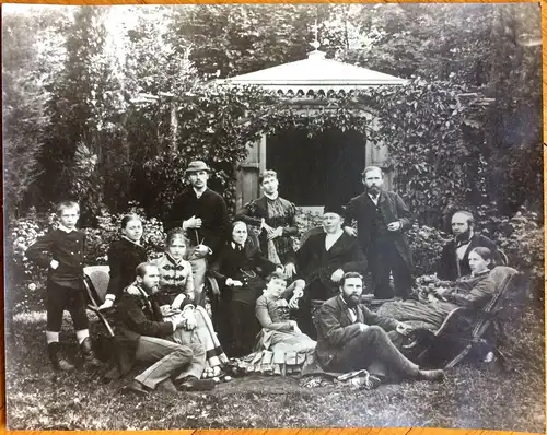 Original-Photographie einer wahrscheinlich russischen Familie, ca. 1900