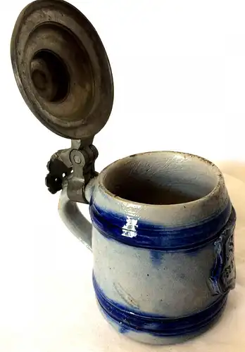 Kleiner Souvenir-Bierkrug aus Steingut mit Zinndeckel, ohne Marke, ca. 1900