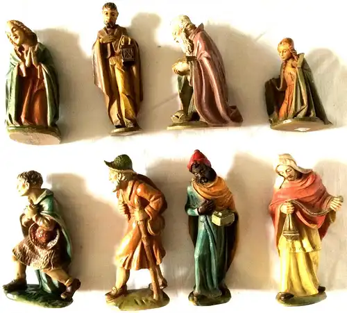Acht Krippenfiguren aus Kunststoff, ca. 1960, ohne Marke
