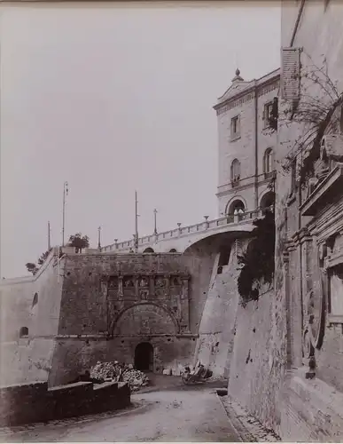 Ed. Alinari: Photographie der Porta Marzia in der Via Marzia in Perugia, ca 1880