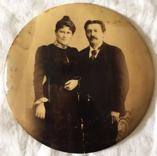 Portraitaufnahme eines Paares in mittlerem Alter – Photographie ca. 1880
