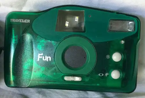 TRAVELER Fun Kompaktkamera grün in Originaltasche mit Bedienungsanleitung