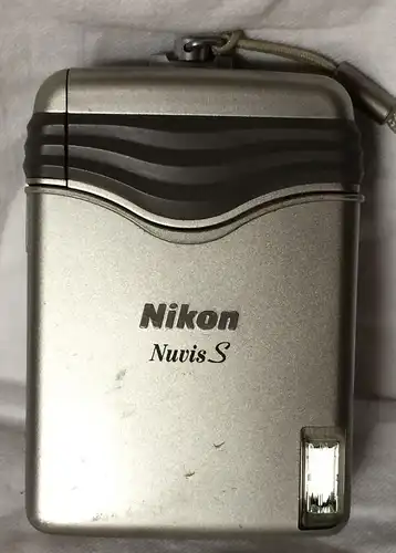 Kleinbildkamera Nikon Nuvis S mit 22.5-66mm Macro APS Kamera