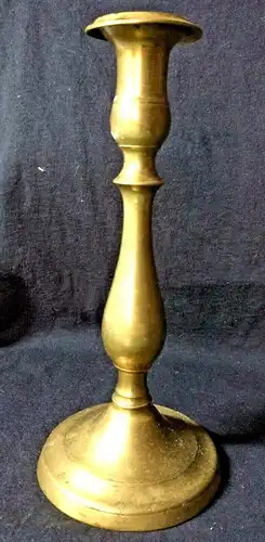 Alter Kerzenständer aus Messing, ca. 1850, 19,5 cm hoch