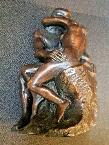 Plastik „DER KUSS“ – Bronze-Replika des Originals von Auguste Rodin