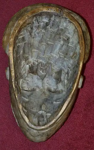 Afrikanische Maske,Holz geschnitzt ,Herkunft unbekannt