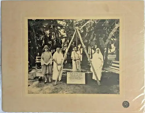 Photographie Grundsteinlegung für ein Frauenhaus in Indien, 1929