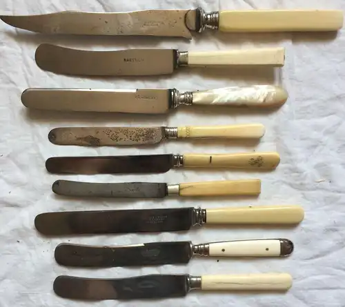 Neun alte Messer, darunter ein Tranchiermesser, 19. Jahrhundert - Einzelstücke