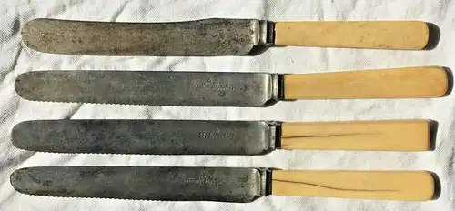 Vier englische Messer 19. Jahrhundert