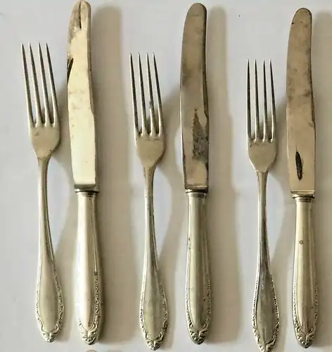 12 kleine Messer und Gabeln, versilbert