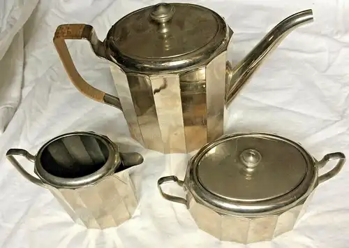 Dreiteiliges Kaffee-Service aus Metall von WMF, wohl 1920er Jahre