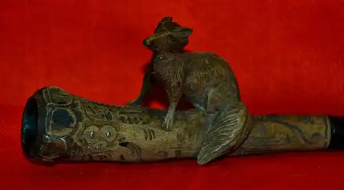 Zigarrenspitze,Holz geschnitzt mit Figur eines Fuchs
