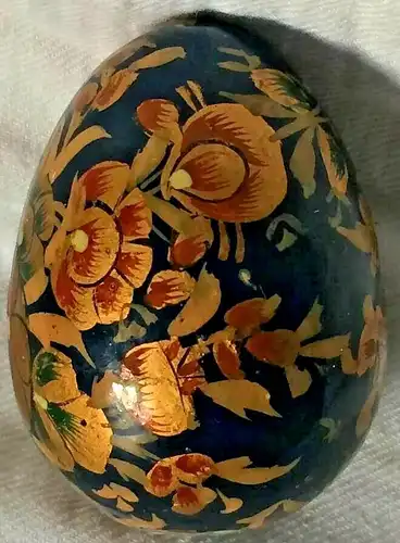 Sehr dekoratives bemaltes Ei aus Holz Blumenmuster, wohl  Rußland 20.Jhrdt