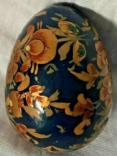 Sehr dekoratives bemaltes Ei aus Holz Blumenmuster, wohl  Rußland 20.Jhrdt