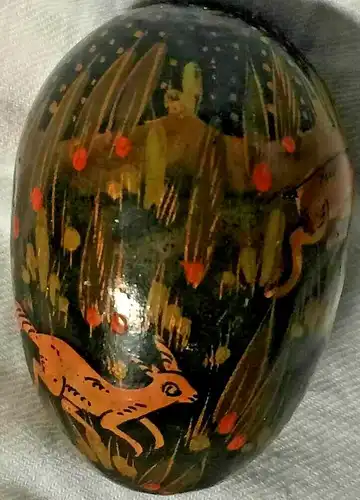 Sehr dekoratives bemaltes Ei aus Holz Tierdarstellungen, wohl  Rußland 20.Jhrdt