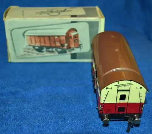 Packwagen beige-rot,Fleischmann 401,Spur 0, mit Karton