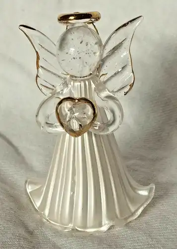 Filigraner kleiner Engel mit Herz aus transparentem Glas, ca 1950er Jahre