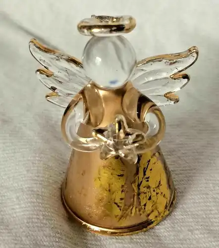 Filigraner kleiner Engel mit Stern aus goldfarbenem Glas, ca. 1950er Jahre