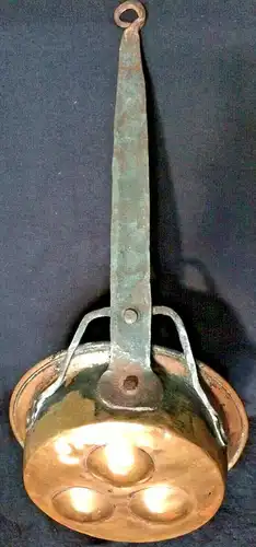 Uralte Kupferpfanne mit drei Vertiefungen, ca. 1820, sehr gut erhalten, 16,5 cm