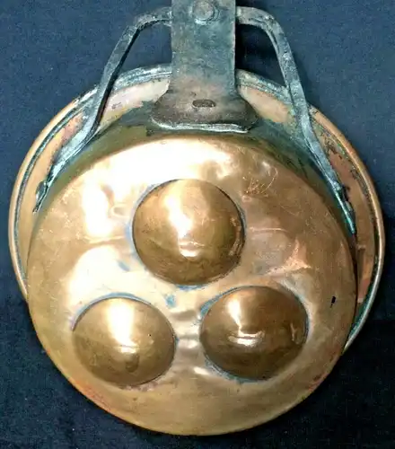Uralte Kupferpfanne mit drei Vertiefungen, ca. 1820, sehr gut erhalten, 16,5 cm